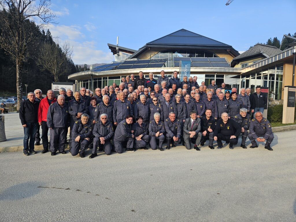 PREDSEDNIKI KOMISIJ ZA VETERANE GZ NA POSVETU V SNOVIKU