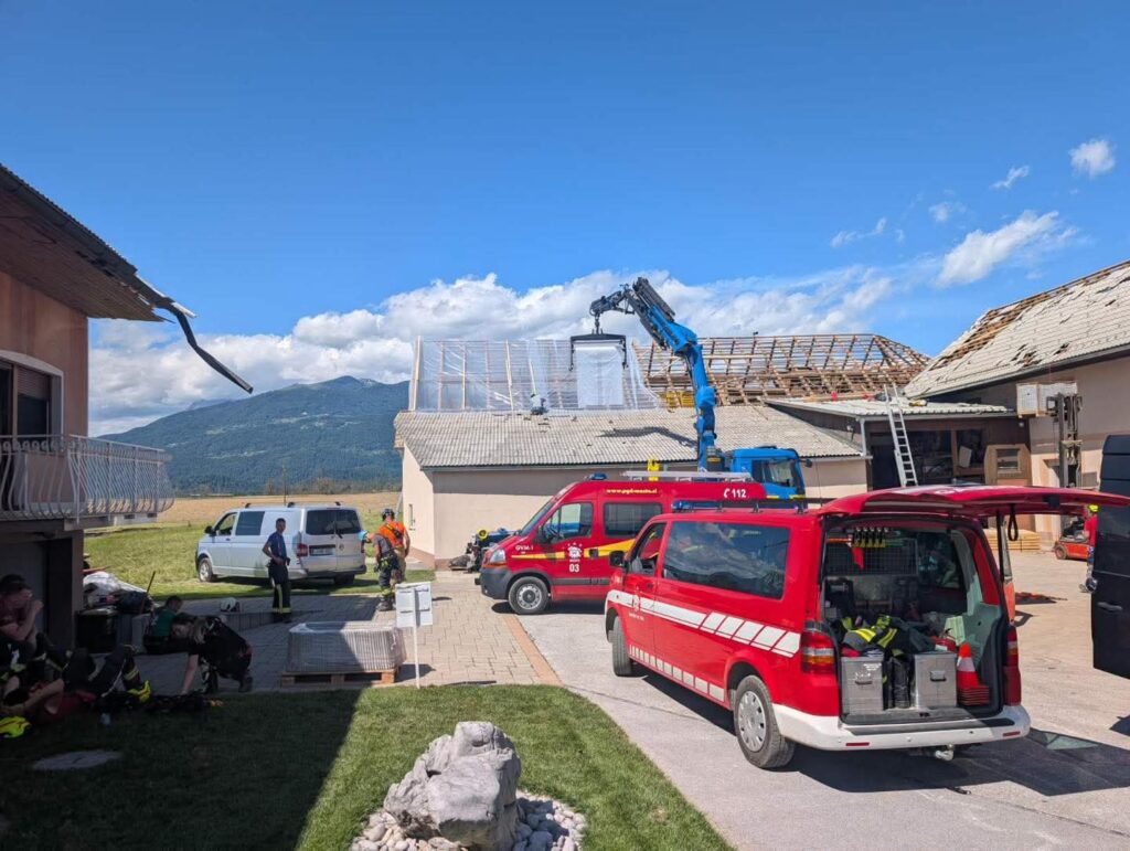 Delo gasilcev zaključeno tudi v Komendi